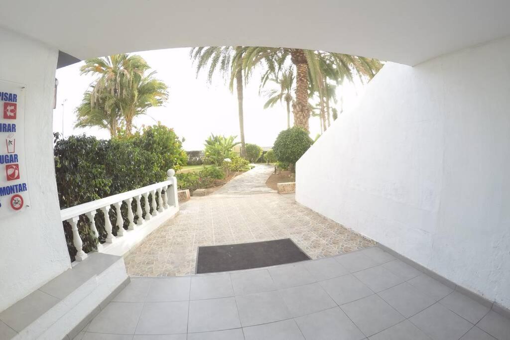 Studio Apartment La Lajilla Located At Beachfront Arguineguin Eksteriør billede